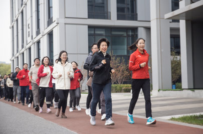 安宁与天下同步东方雨虹运动地坪体系管理计划